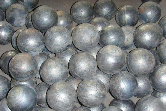 鋼球淬火時(shí)內(nèi)部溫度及硬度變化